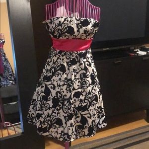Adorable dress!